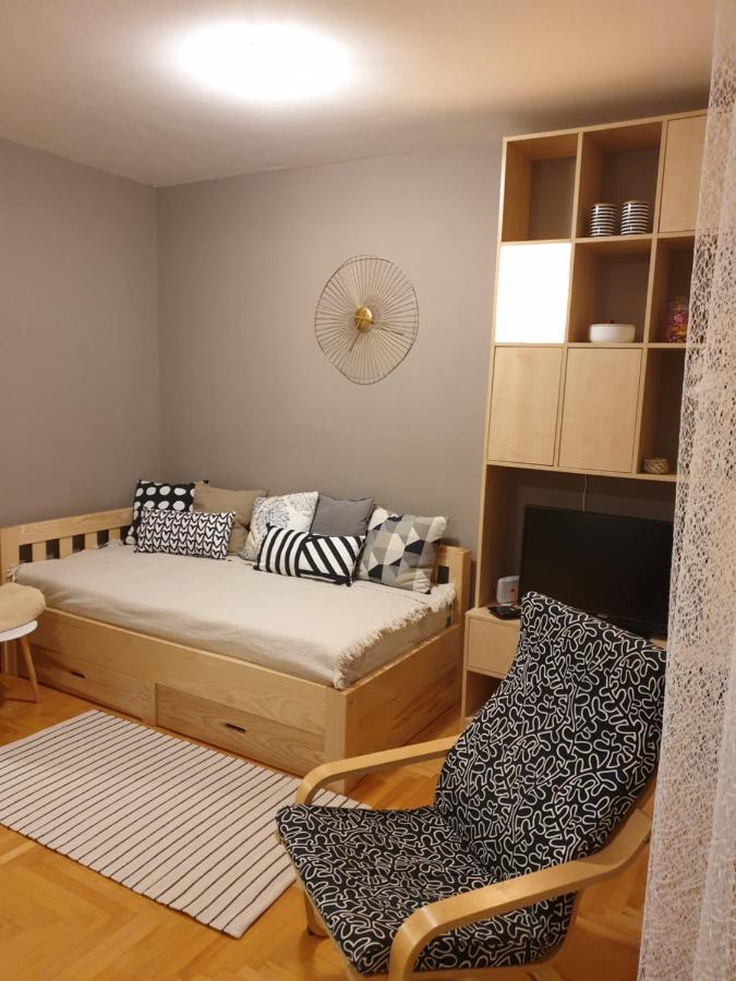 Apartamento Stan Na Dan "Irina" Banja Luka Exterior foto