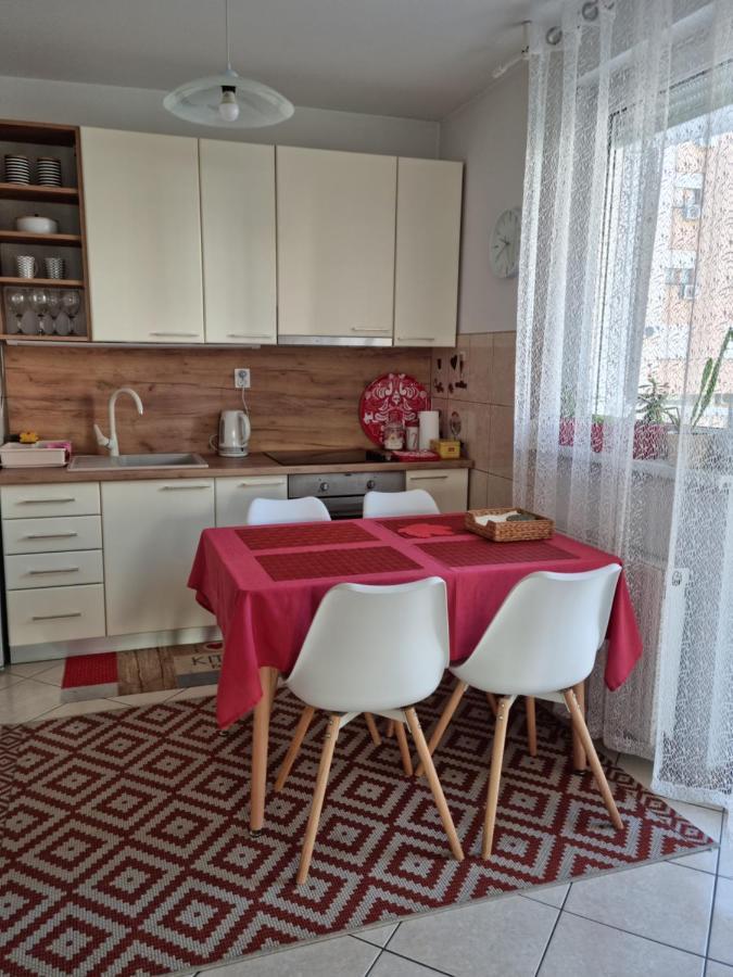 Apartamento Stan Na Dan "Irina" Banja Luka Exterior foto