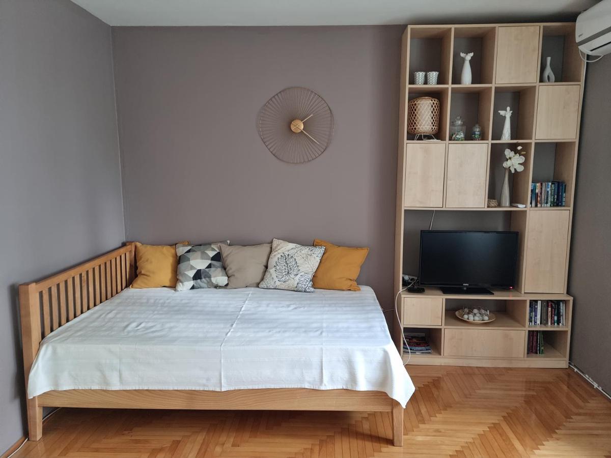 Apartamento Stan Na Dan "Irina" Banja Luka Exterior foto